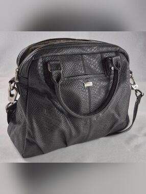 Jewell by thirty-one Grey Pebbled Textured Shoulder Bag with Detachable Strap